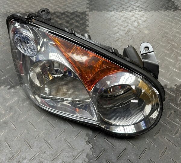 2003-2005 Subaru Impreza /Front Light